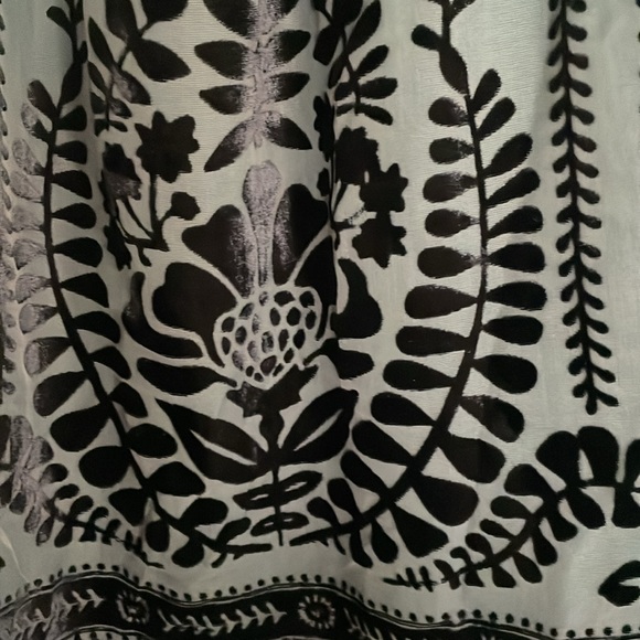 Green and black tank - Picture 2 of 5